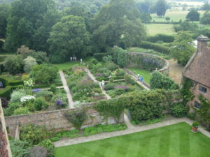 Sisissinghurst garden di vita sackville west